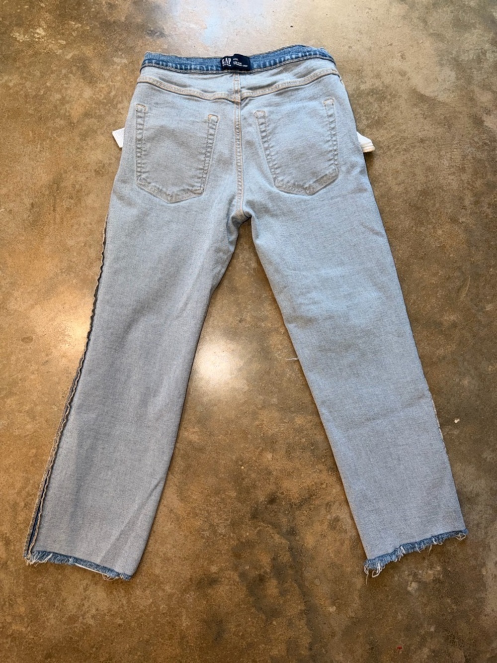 GAP Low Rise Straight Crop Jeans Distressed Raw Hem Medium Wash Size 27 - Picture 8 of 9